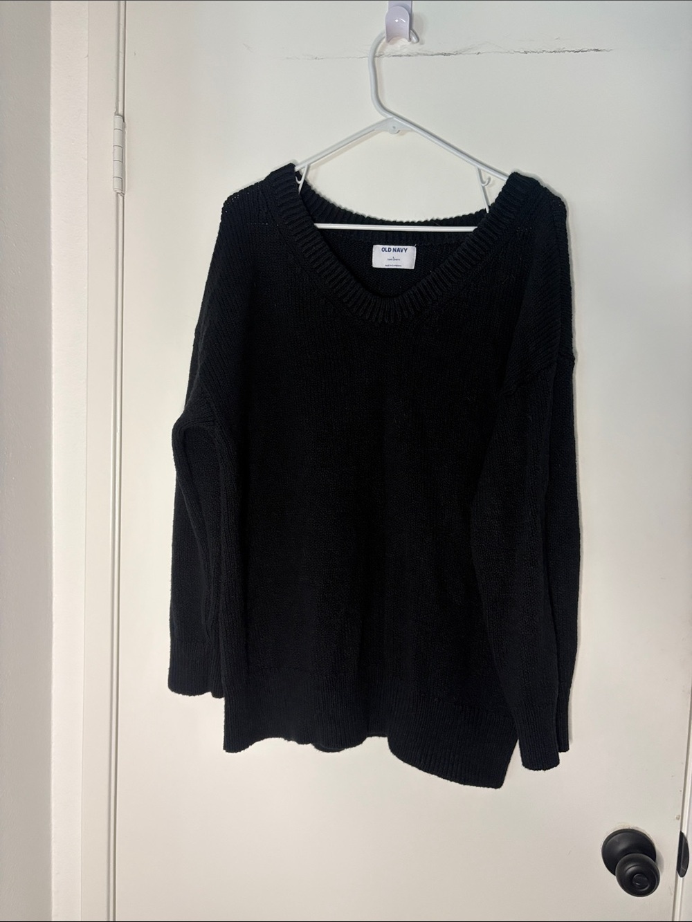 Old Navy Black V-Neck Pullover Sweater